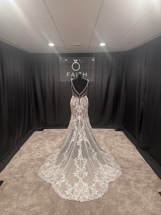 Ashton Size 14 $1200 Fitted