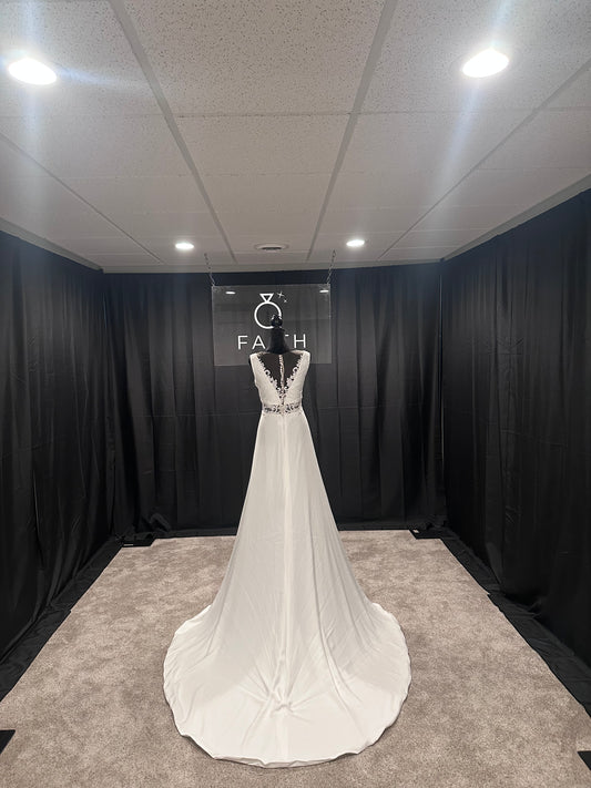 Anne Size 6 $600 Flowy