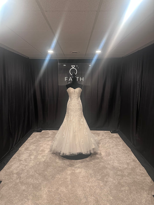 Ariana Size 2 $1200 Fitted