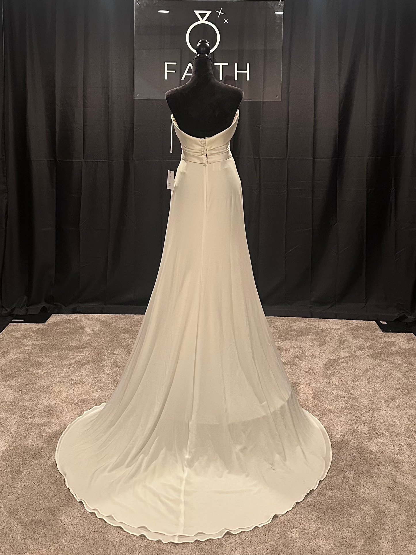 Pronovias Misty Size 8