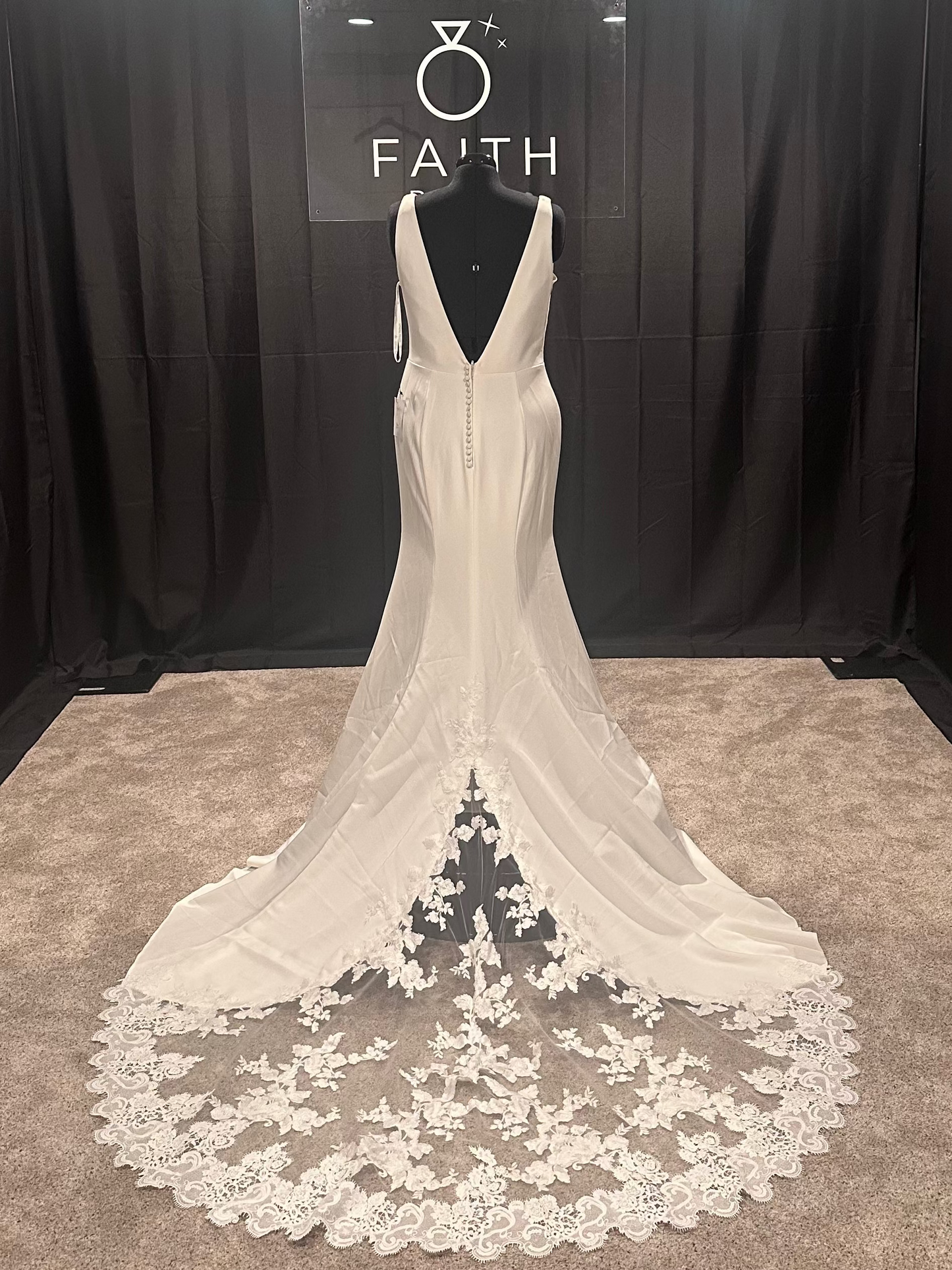 Sophia Thomas B114 Size 16