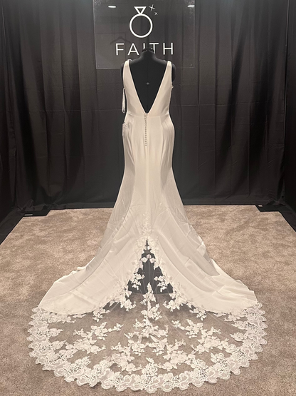 Sophia Thomas B114 Size 16