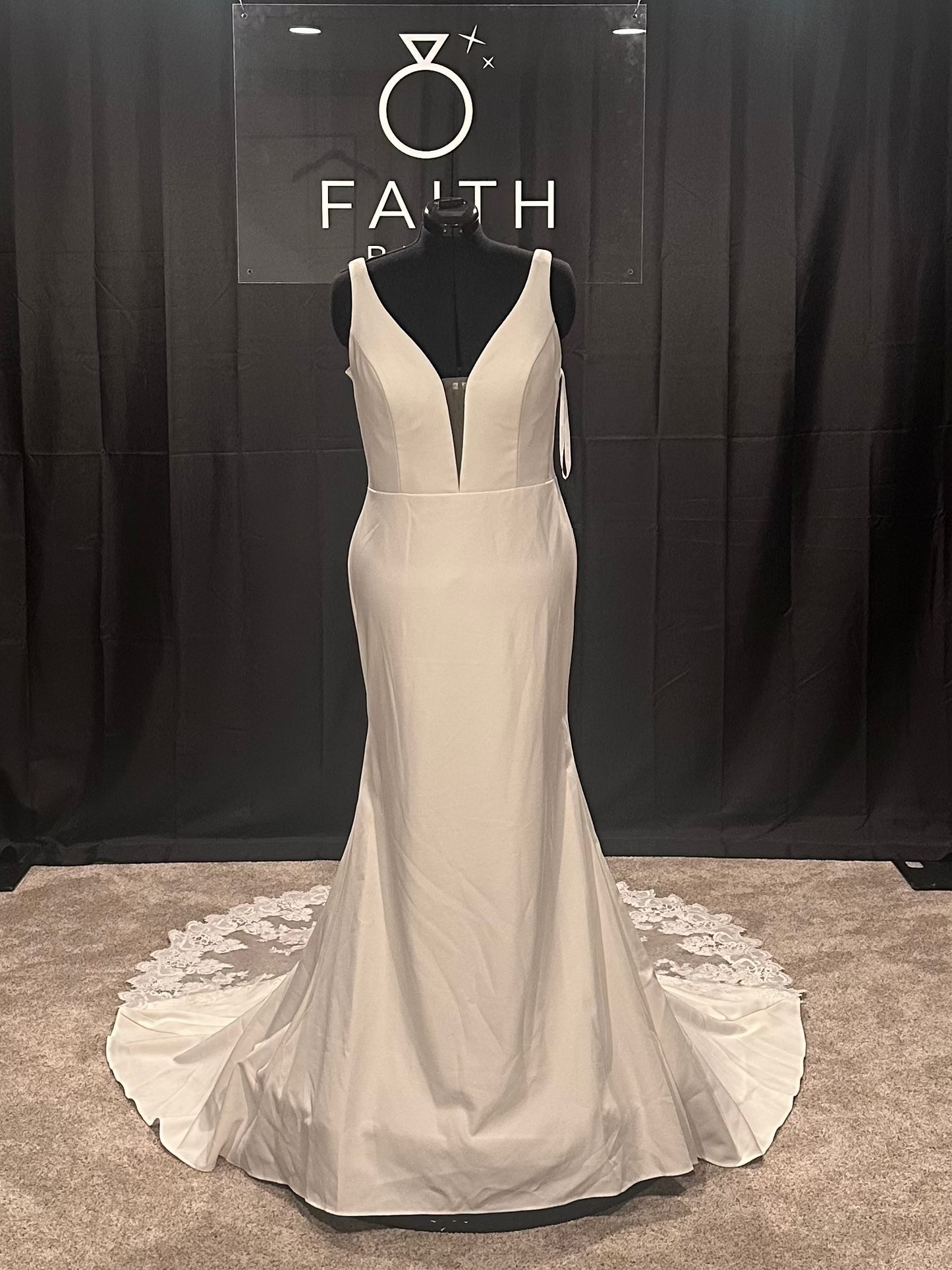 Sophia Thomas B114 Size 16