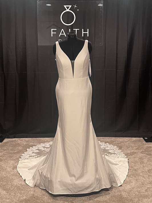 Sophia Thomas B114 Size 16