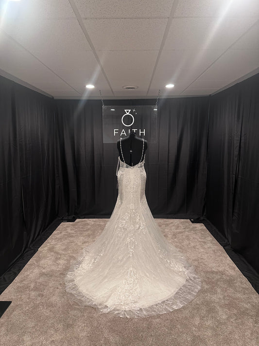 Amanda Size 16 $1300 Fitted