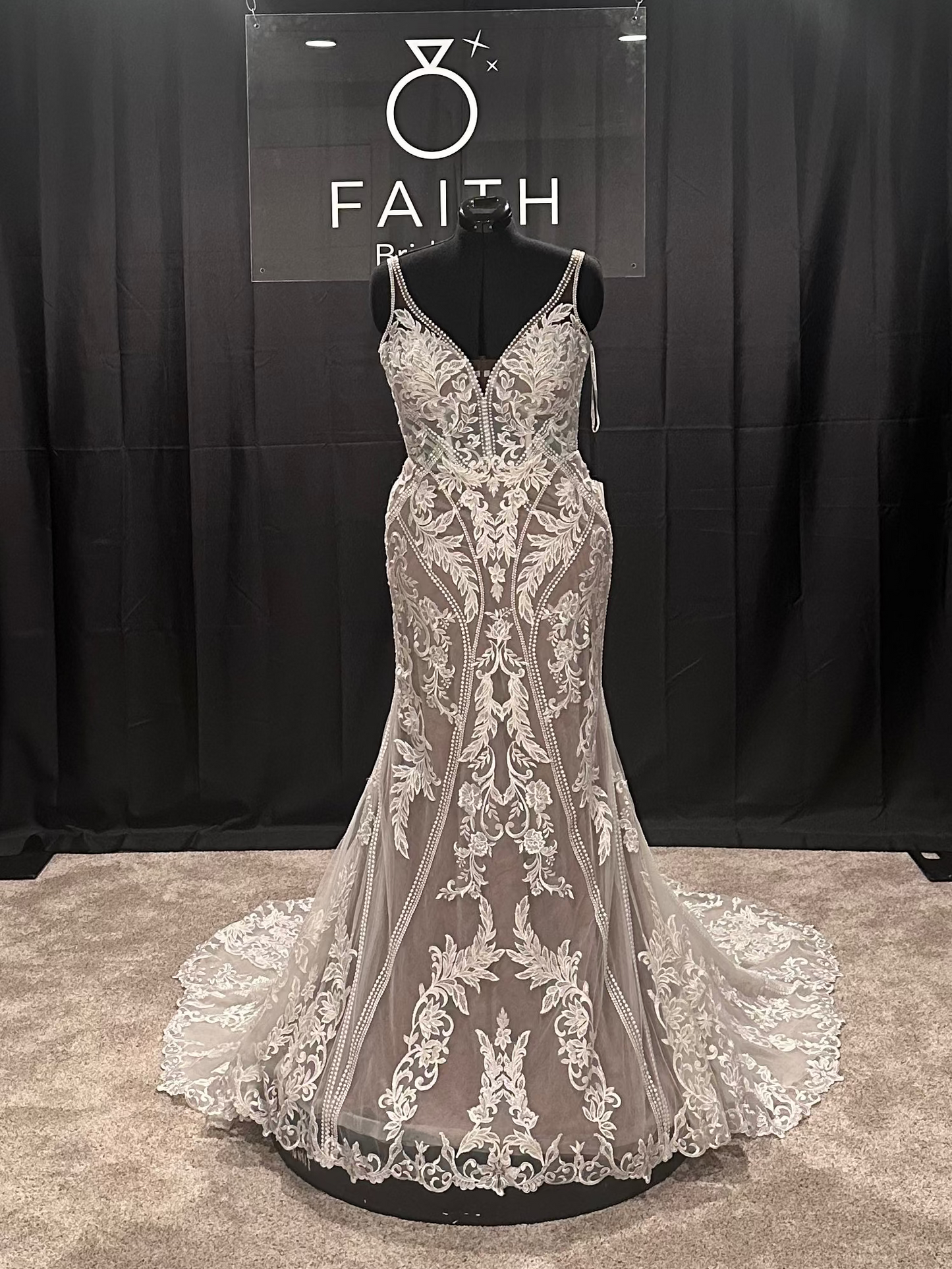 Essence of Australia D3238 Size 14