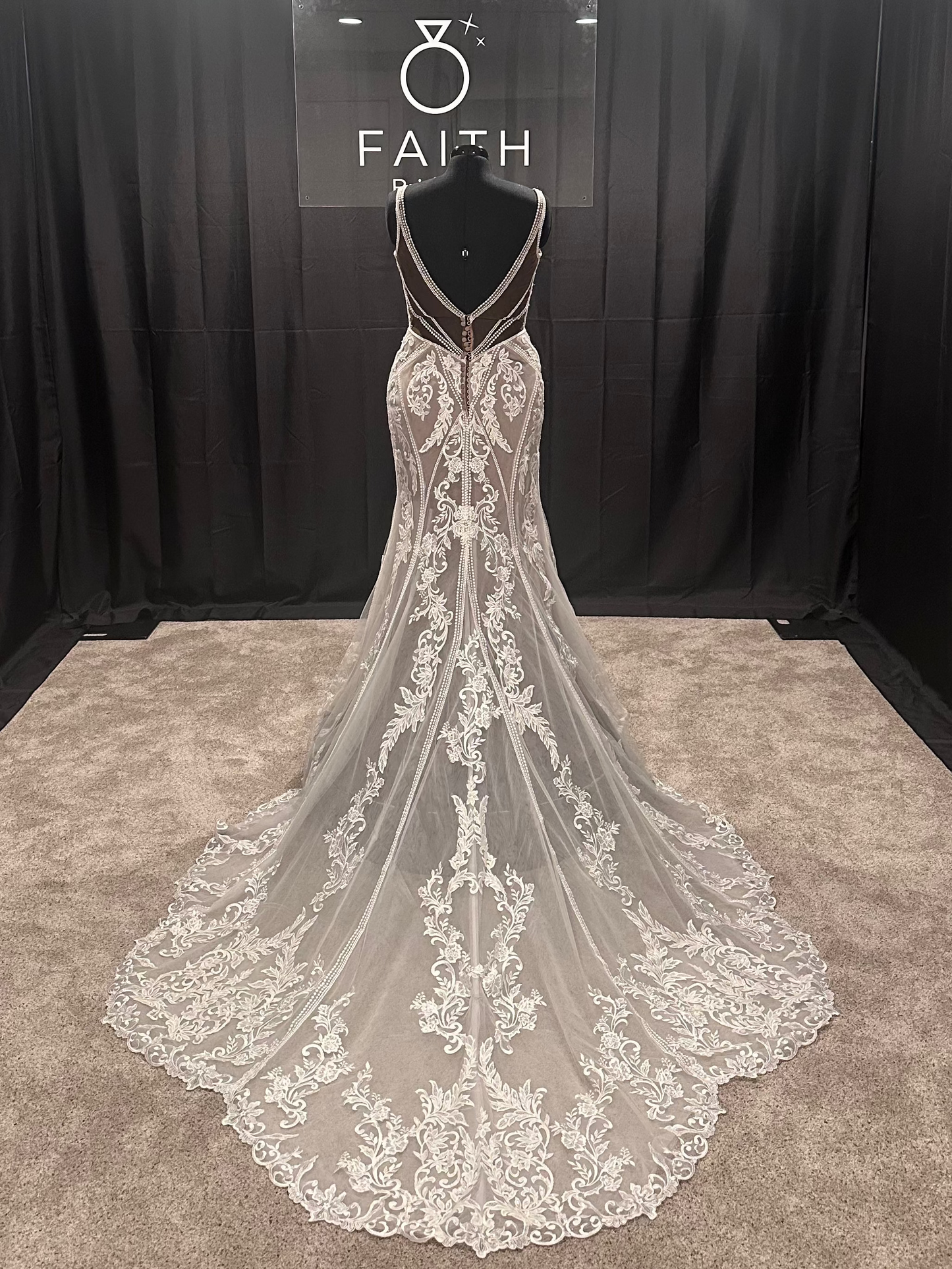Essence of Australia D3238 Size 14