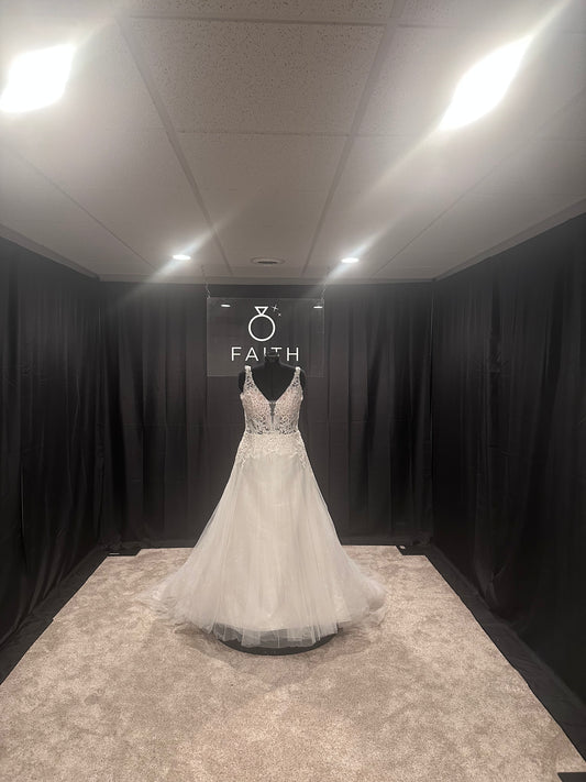 Aurora Size 18 $1400 A-Line