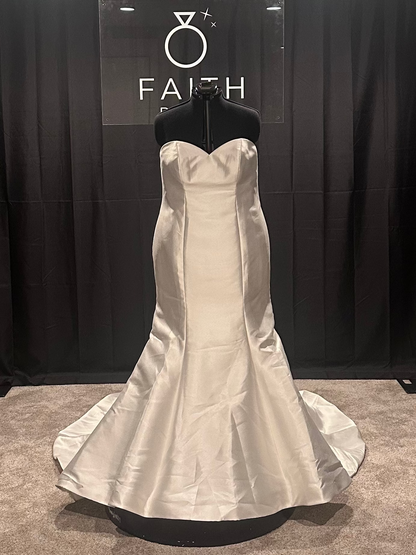 Jasmine Bridal F221054N Size 22