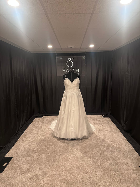 Belinda Size 24 $800 Flowy