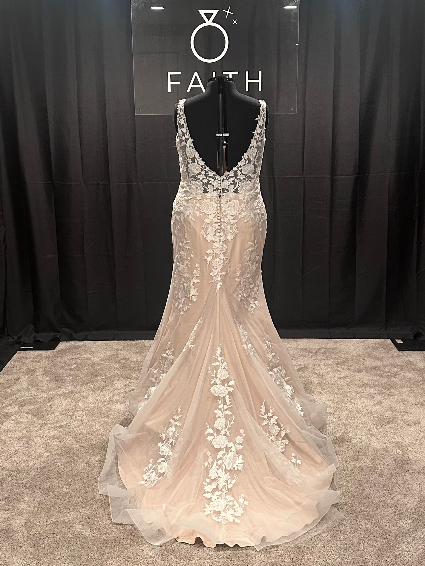 Evelyn Bridal Brooklyn Size 24