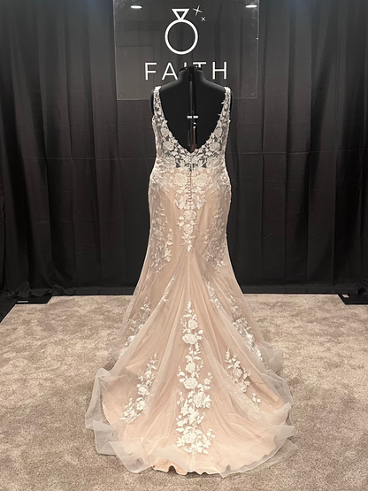 Evelyn Bridal Brooklyn Size 24
