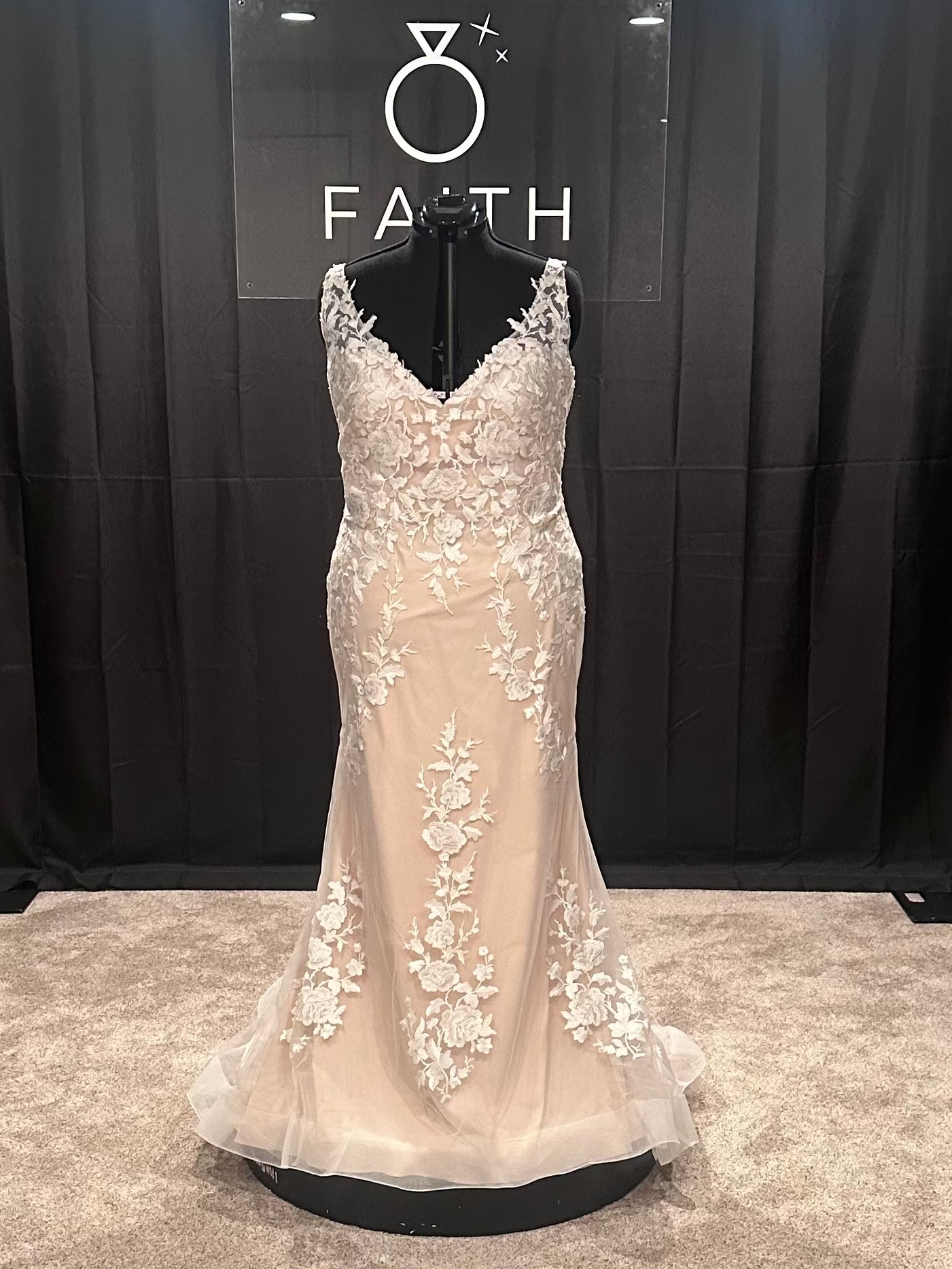 Evelyn Bridal Brooklyn Size 24