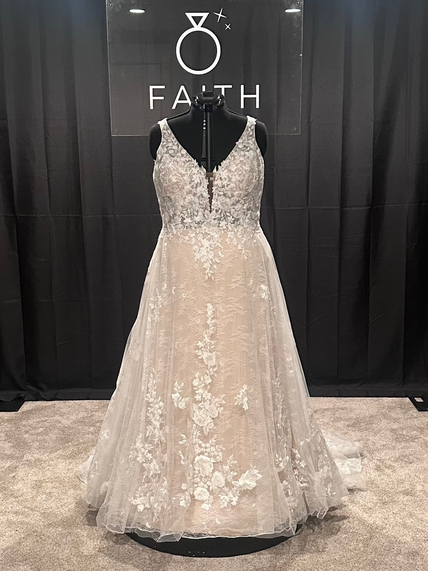 Sydney Size 24