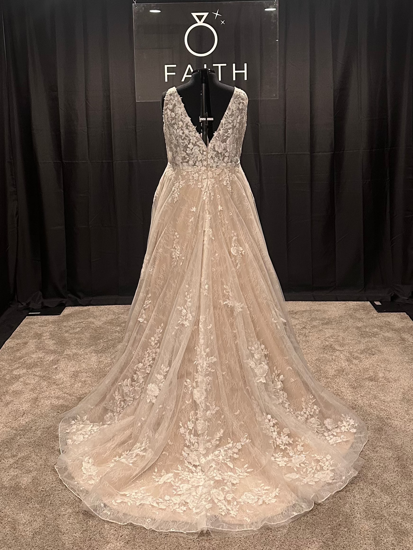 Sydney Size 24