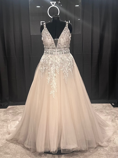 Evelyn Bridal Kyanna Size 18