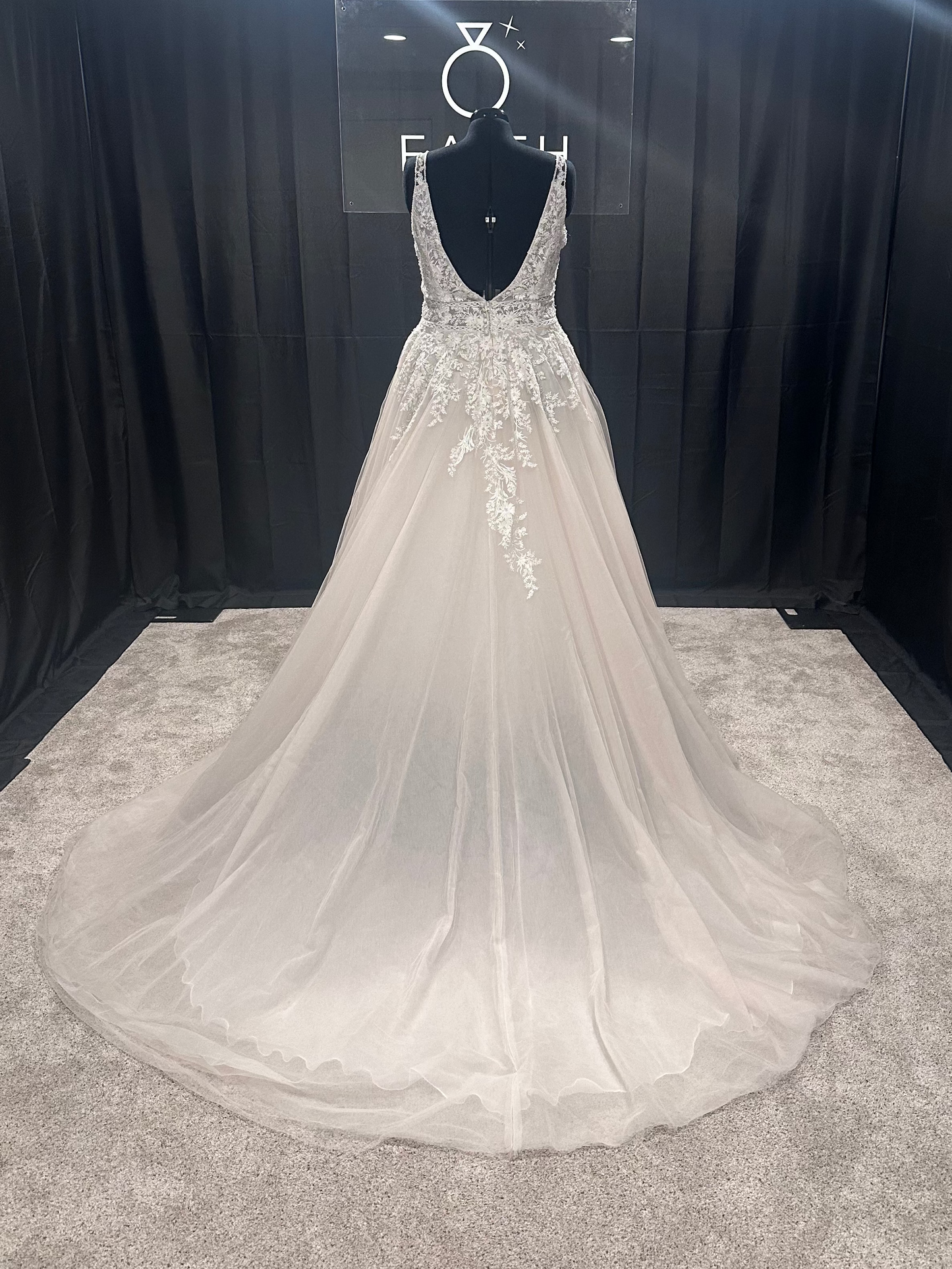 Evelyn Bridal Kyanna Size 18