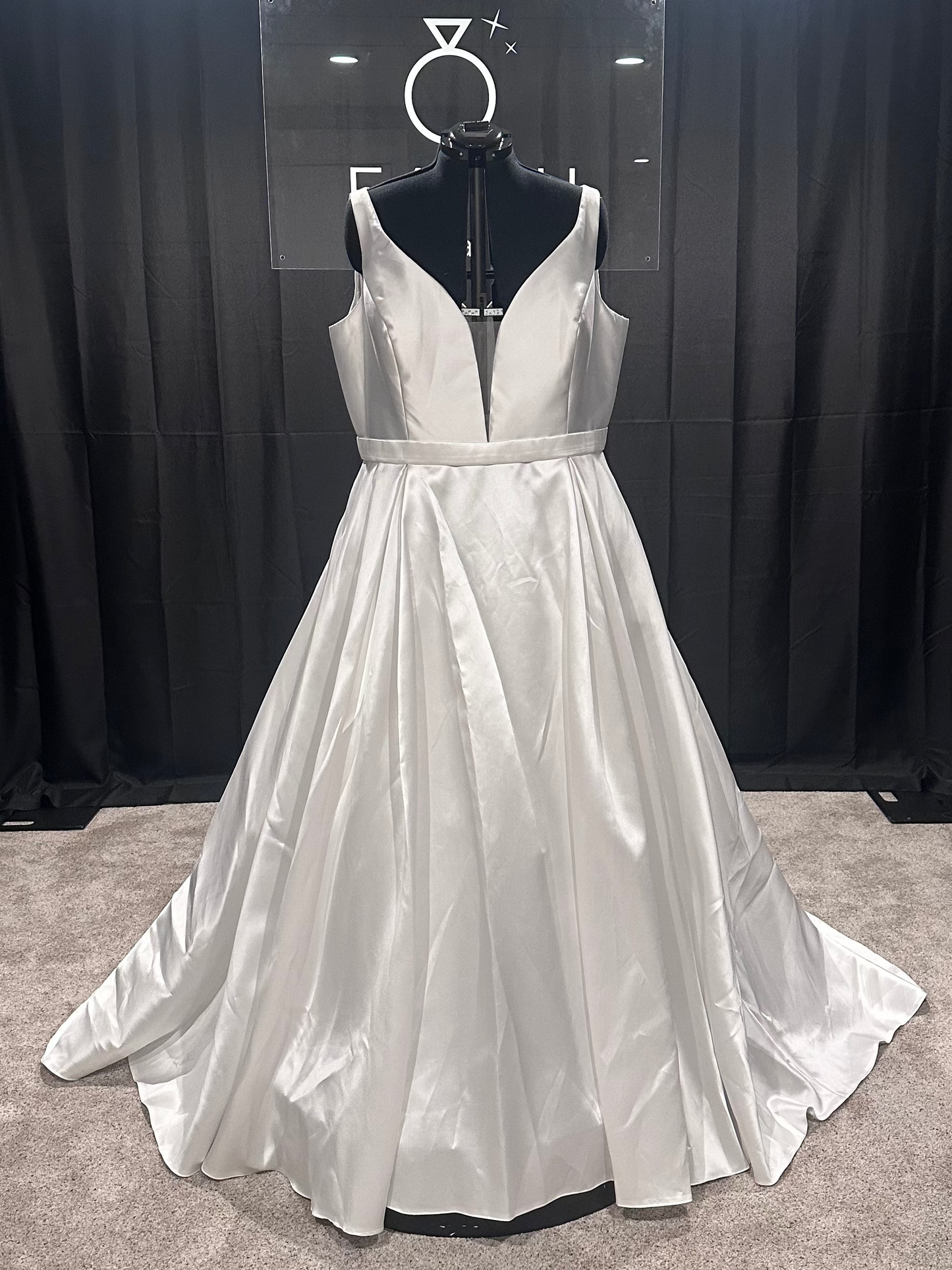 Sydney's Closet 5229 Size 24