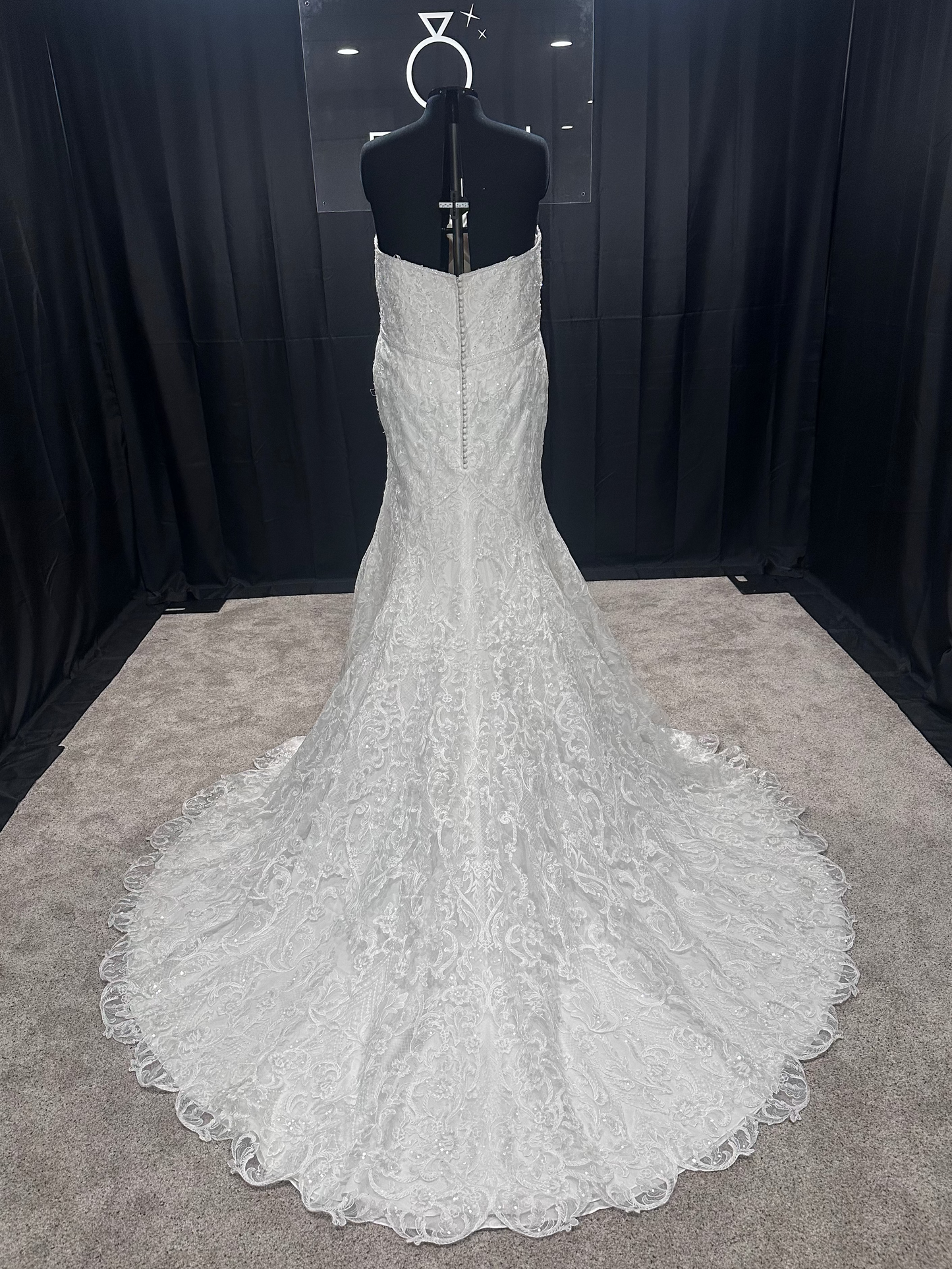 Jasmine Bridal T222059N Size 28