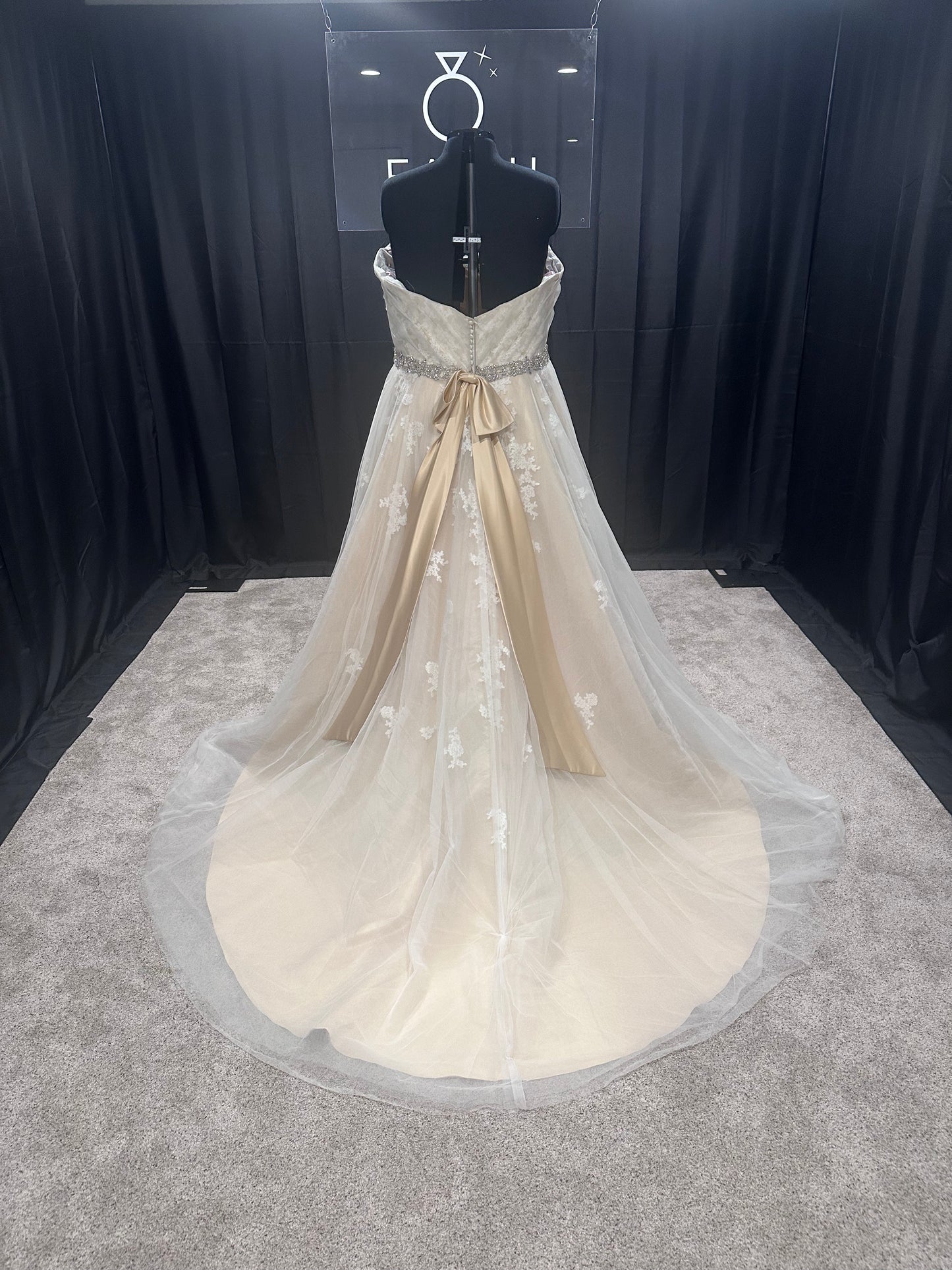 Davinci Bridal 61070 Size 28