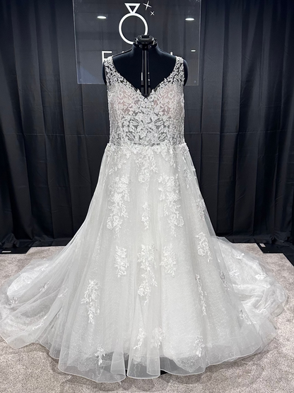 Christina Wu 29384 Size 26