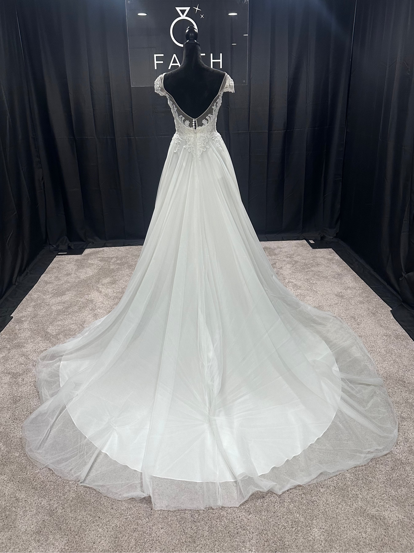 Evelyn Bridal Mila Size 6