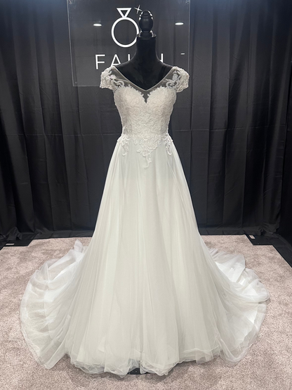 Evelyn Bridal Mila Size 6