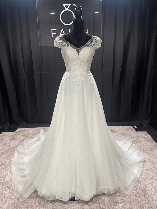 Evelyn Bridal Mila Size 6