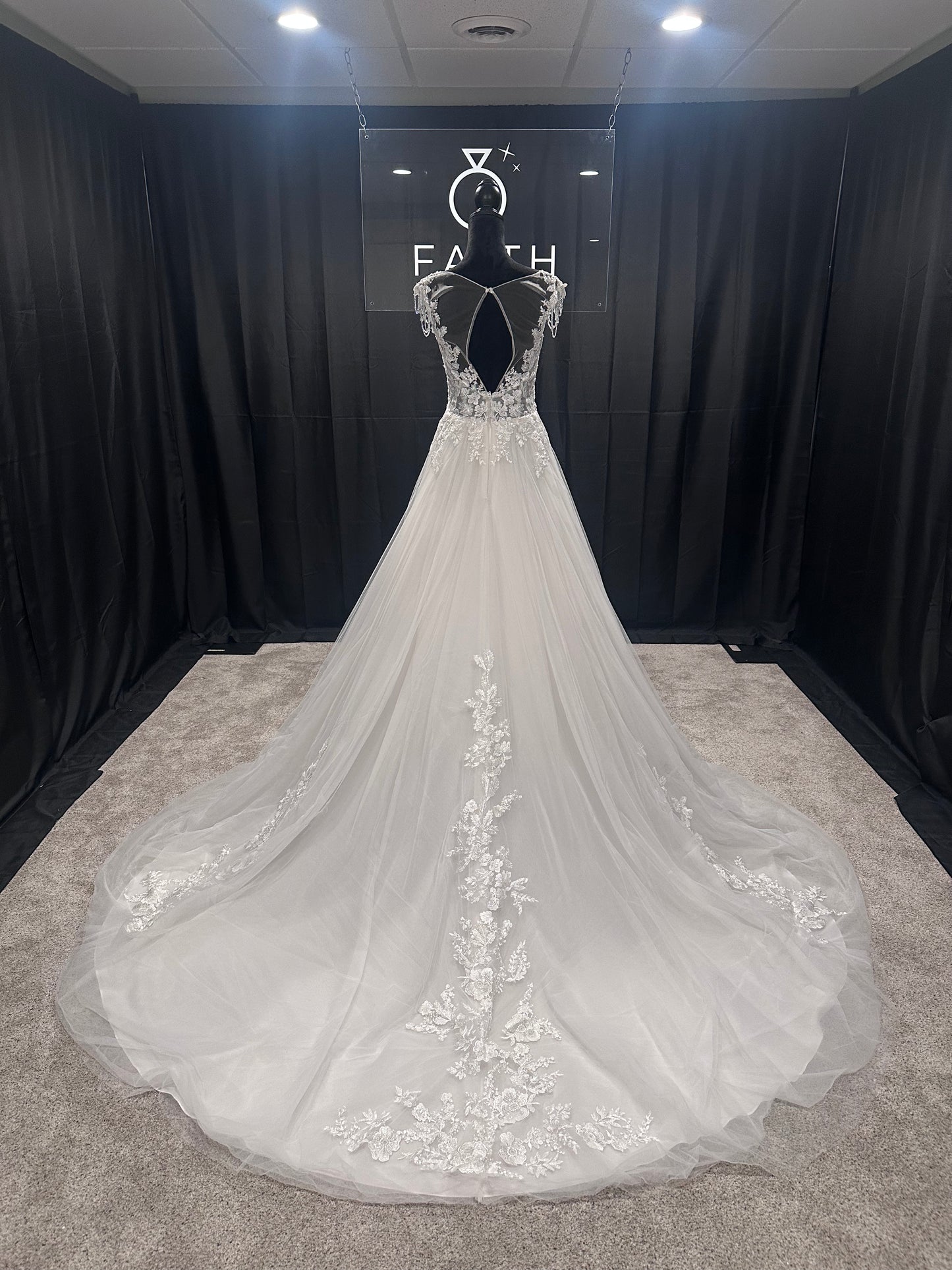 Evelyn Bridal Aniko Size 6
