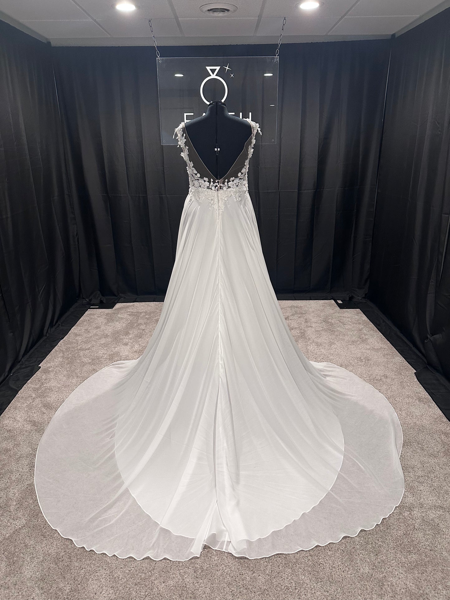 Evelyn Bridal Bella Size 18