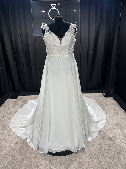 Evelyn Bridal Bella Size 18