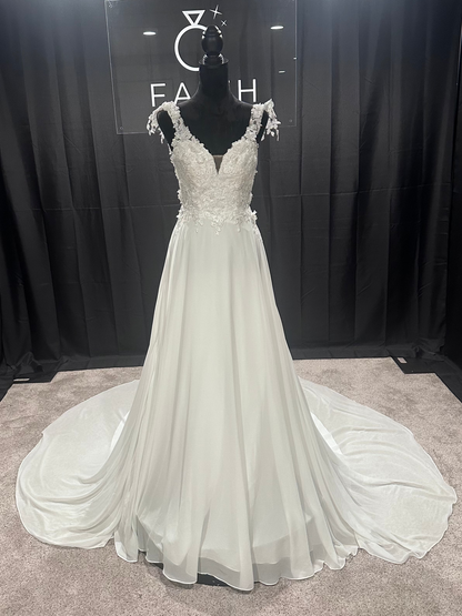 Evelyn Bridal Bella Size 6