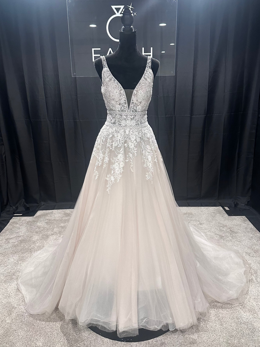 Evelyn Bridal Kyanna Size 6