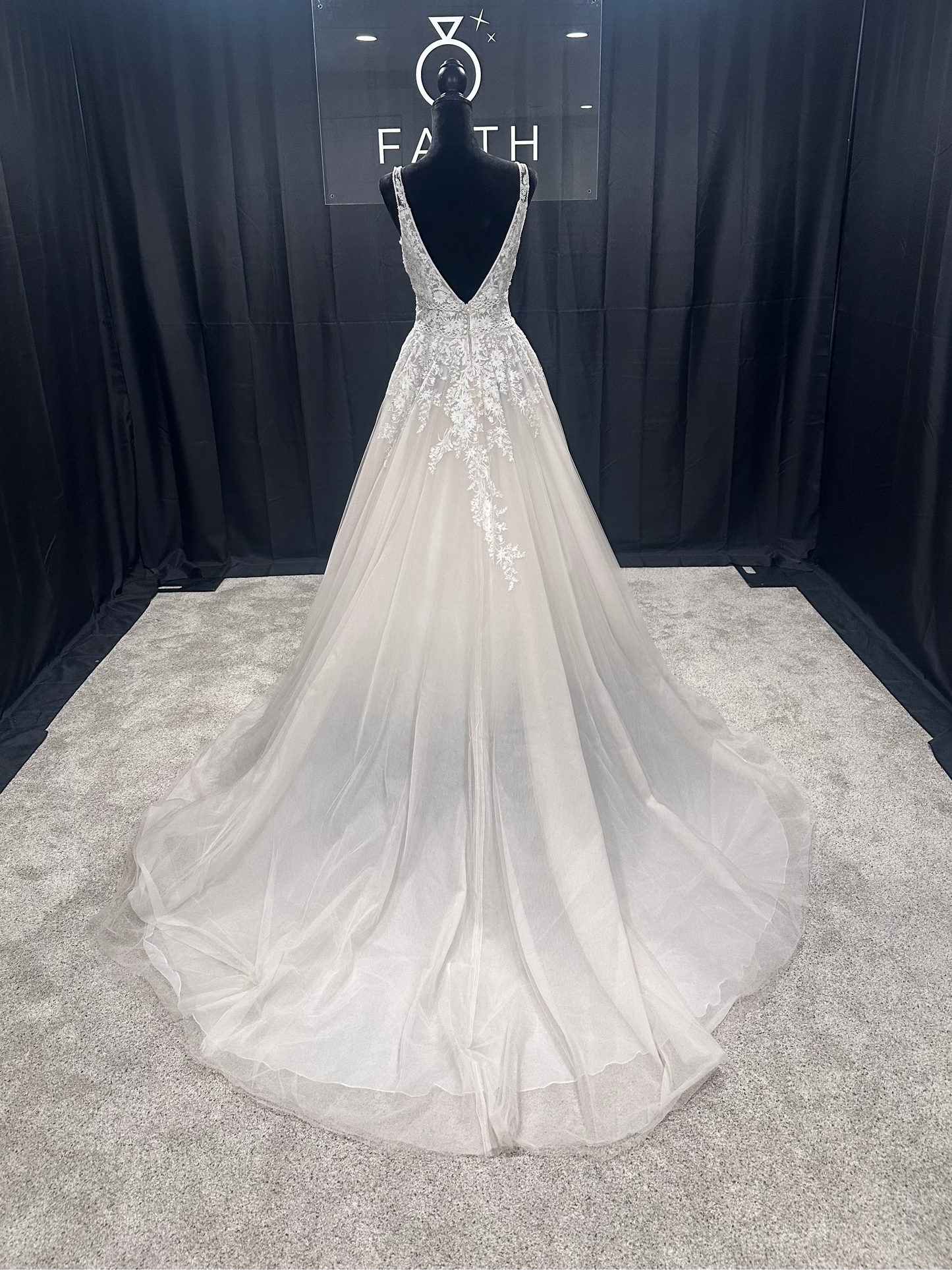 Evelyn Bridal Kyanna Size 6
