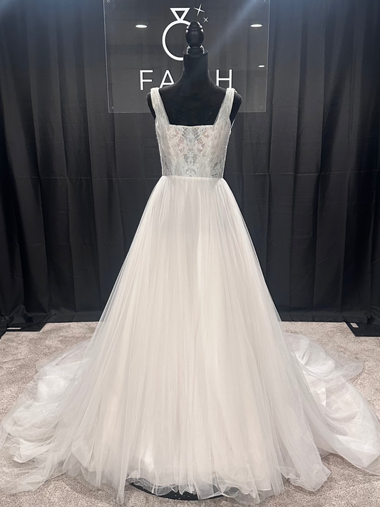 Evelyn Bridal Josie Size 6