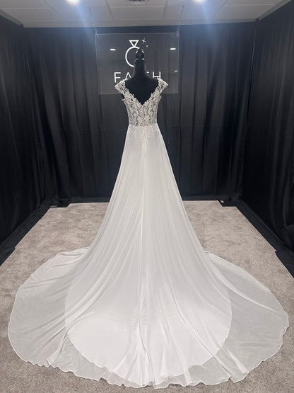 Evelyn Bridal Adora Size 6