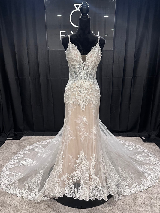 Evelyn Bridal Catalina Size 6