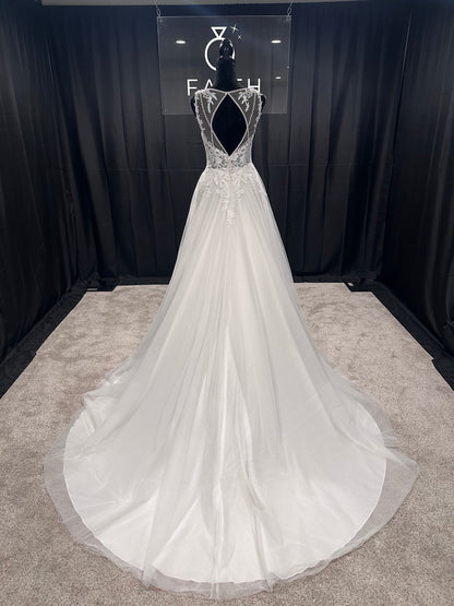 Evelyn Bridal Avery Size 6