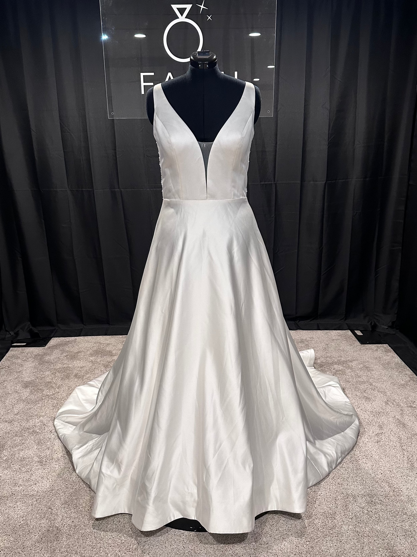 Jasmine Bridal F211003 Size 14