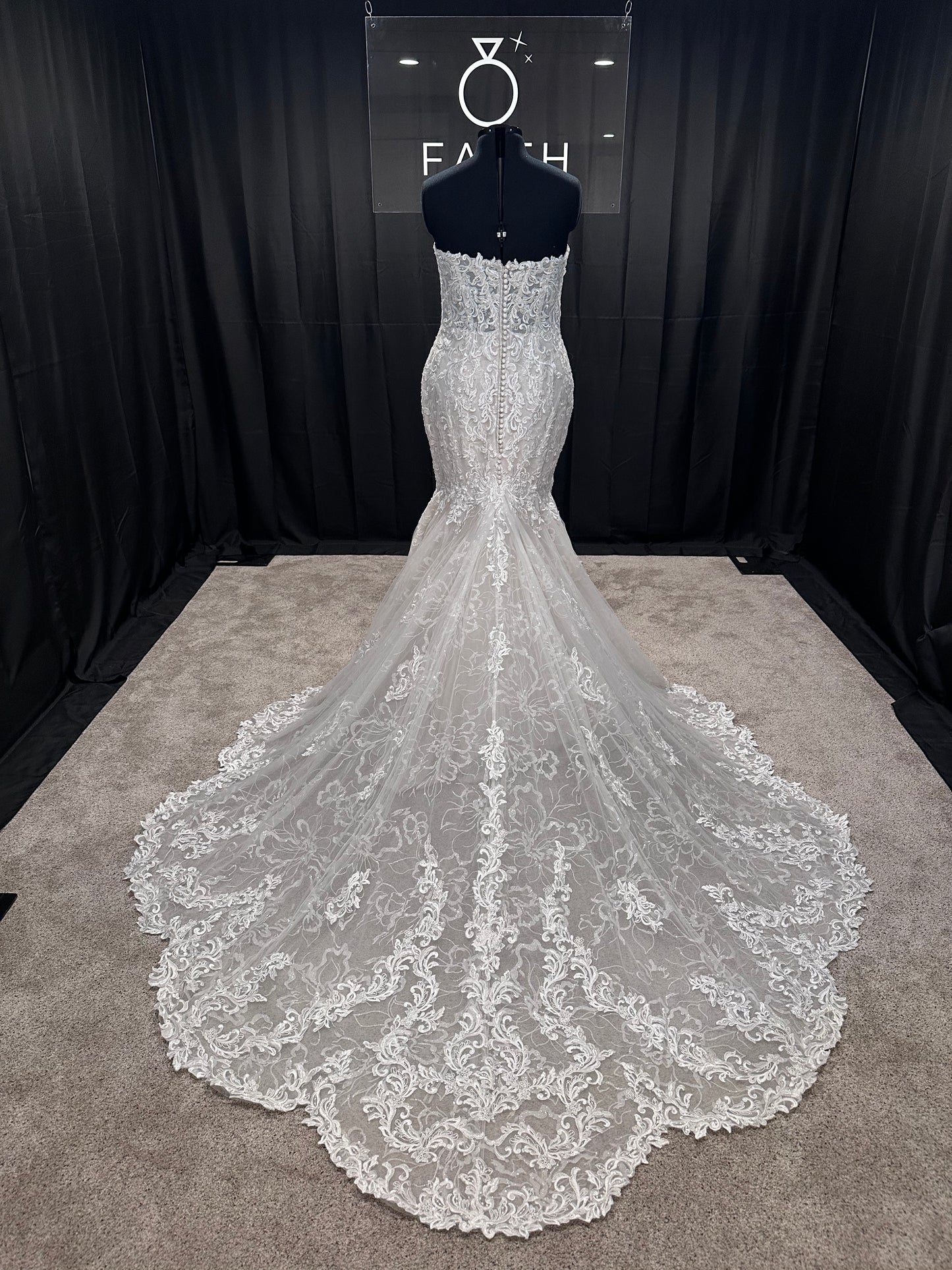 Jasmine Bridal T242021 Size 18