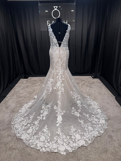 Moonlight Bridal J6876 Size 18