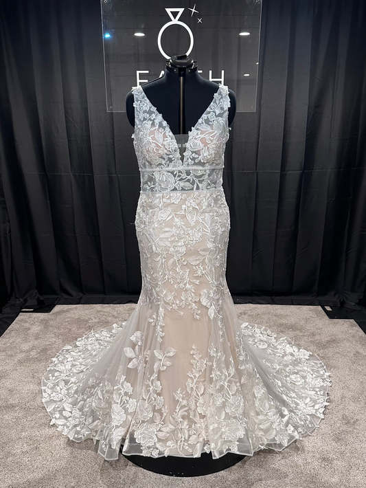 Moonlight Bridal J6876 Size 18