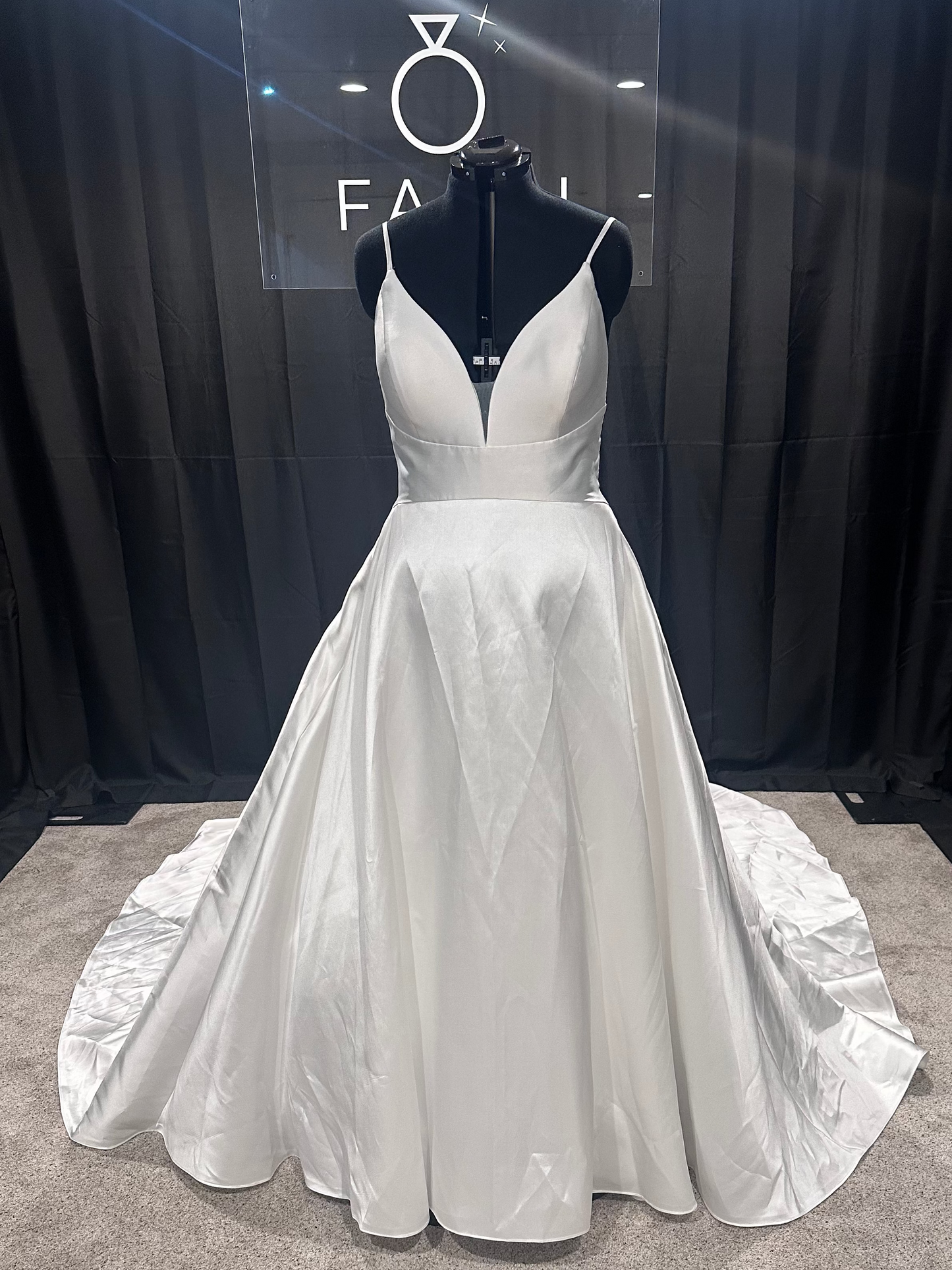 Sophia Thomas B133 Size 18