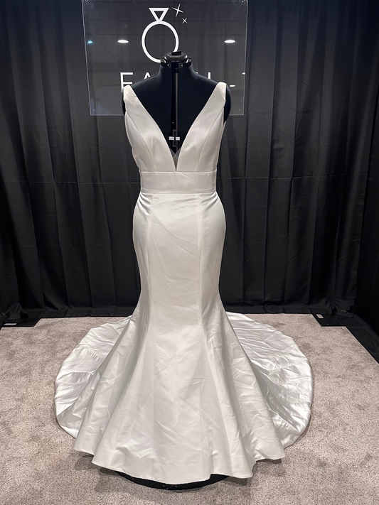 Jasmine Bridal Olivia T252003 Size 16