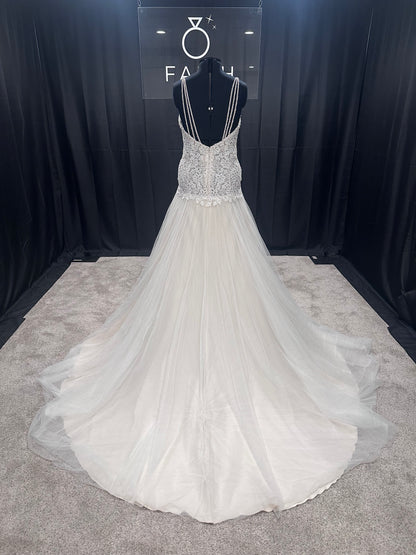 Evelyn Bridal Faye Size 16