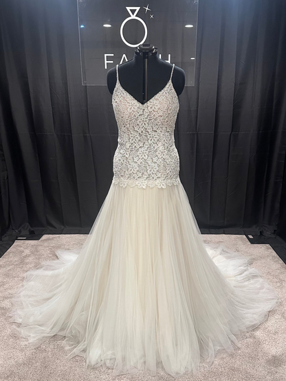 Evelyn Bridal Faye Size 16