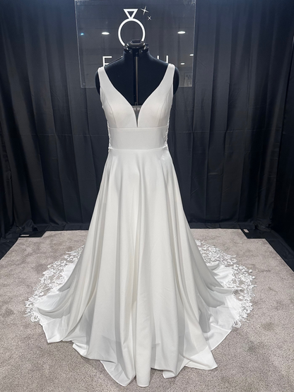 Moonlight Bridal T127 Size 14
