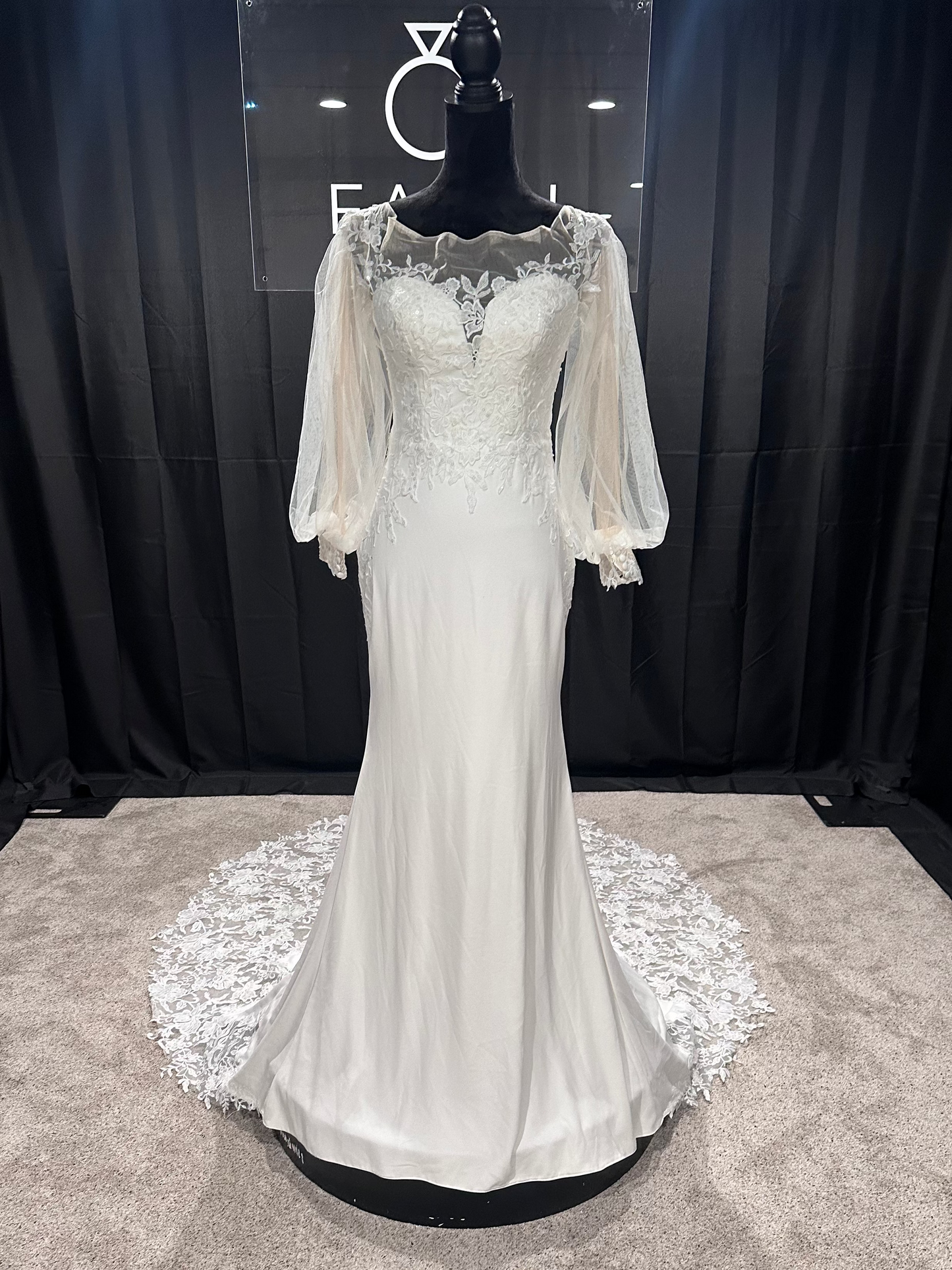 Evelyn Bridal Sloane Size 6