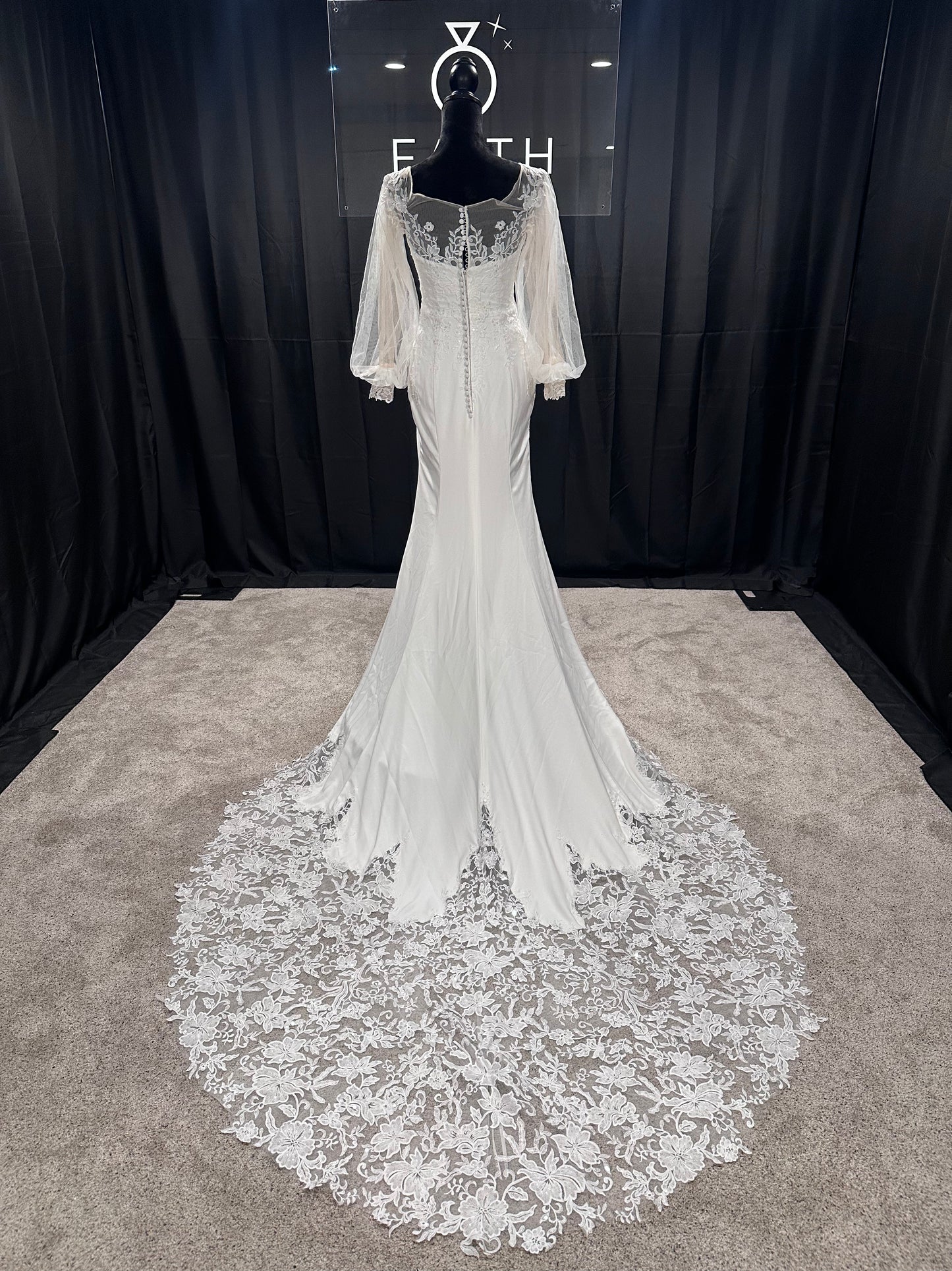 Evelyn Bridal Sloane Size 6