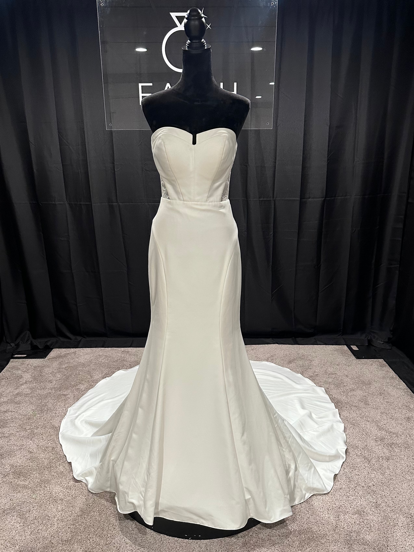 Essence of Australia D3546 Size 10